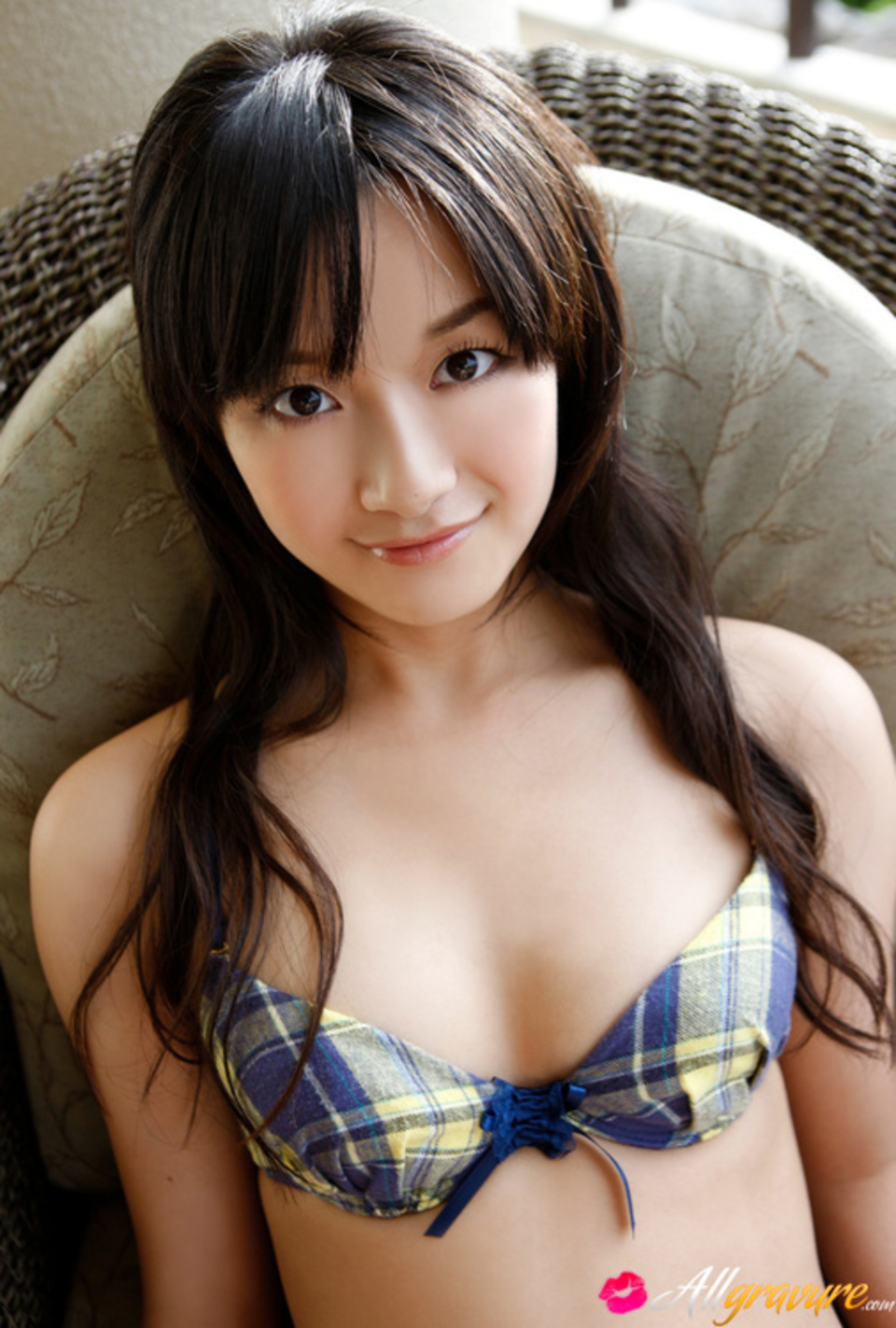 Cute teen Miyake Hitomi