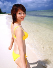 Mayuko Iwasa On The Beach 06