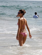 Alessandra Ambrosio Looks Hot in bikini 01