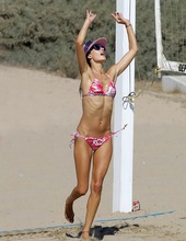 Alessandra Ambrosio Looks Hot in bikini 10