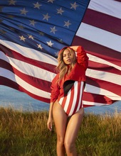 Beyonce Knowles In Bikini 01