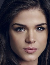 Marie Avgeropoulos 08