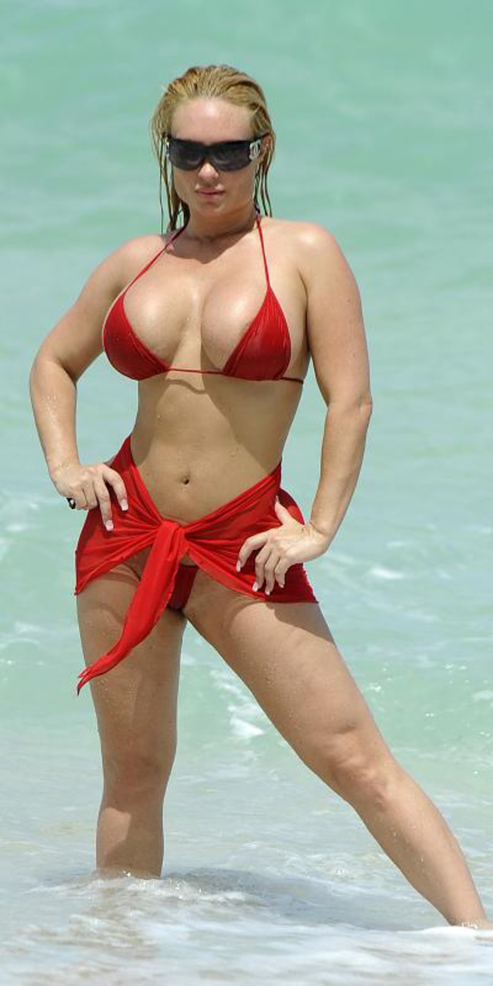 Hot curvy model Coco Austin