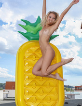 Inflatable Pineapple 13
