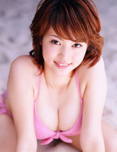 Mayuko Iwasa On The Beach 04