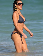 Kim Kardashian poses in bikini 02
