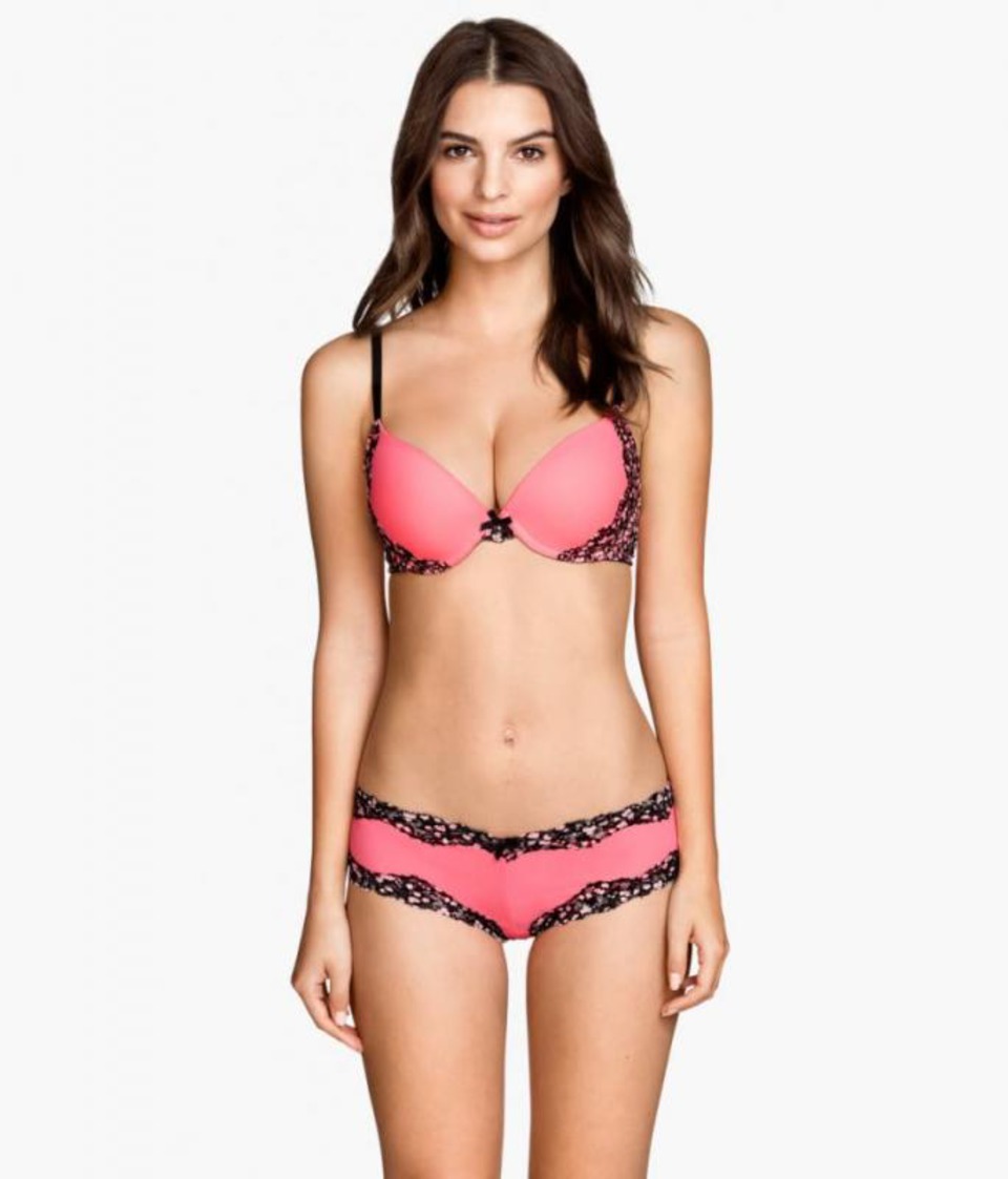 Glamor Model Emily Ratajkowski