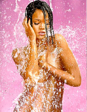 Rihanna Hot Nudes Pics 07