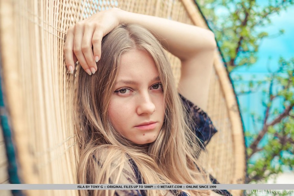 Isla - Presenting Isla