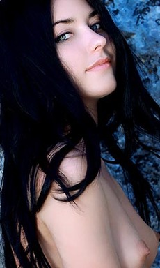 Olivia F. in Bisogno for Metart