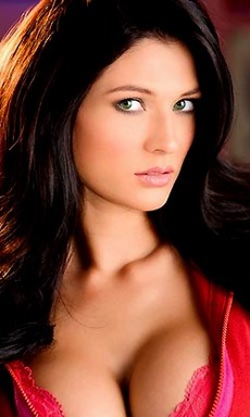 Amanda Hanshaw busty brunette babe