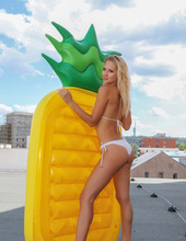 Inflatable Pineapple 01